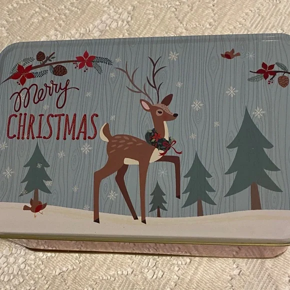 Christmas Themed Gift Set with Mug and Decorations - Picture 4 of 10